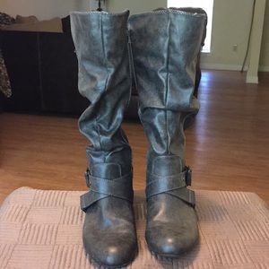 Gray Adele boots size 9M